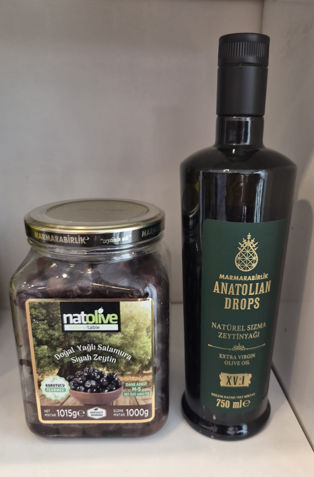 özel seri natolive organik siyah zeytin 1kg cam şişe ve 750ml anatolian drops naturel sızma zeytinyağı extra virgin